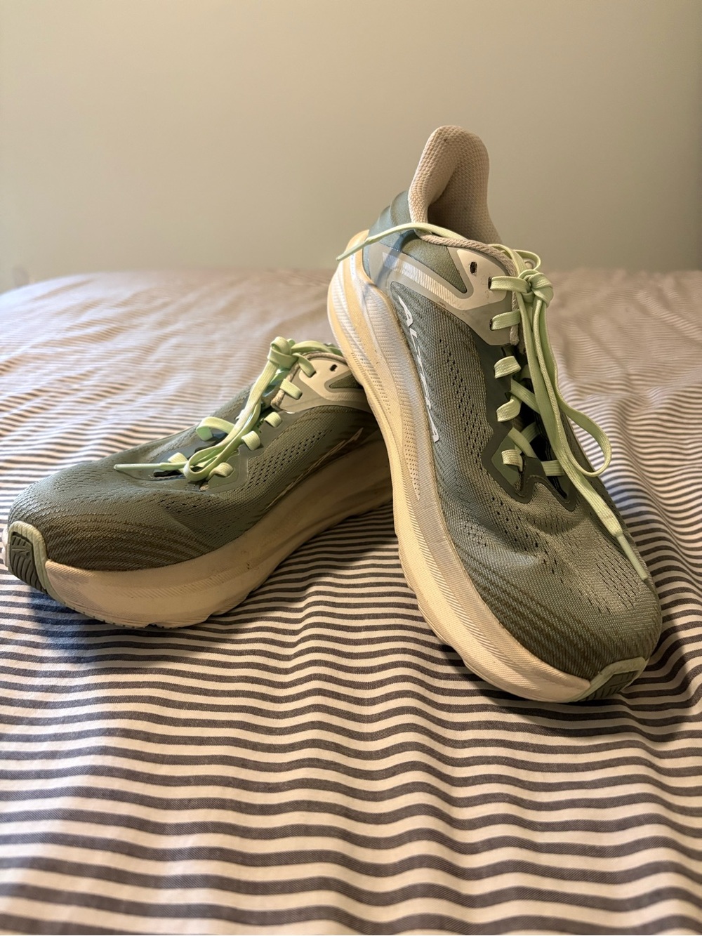 Altra Women’s Running Shoes - Light Sage/White - Torin 8
